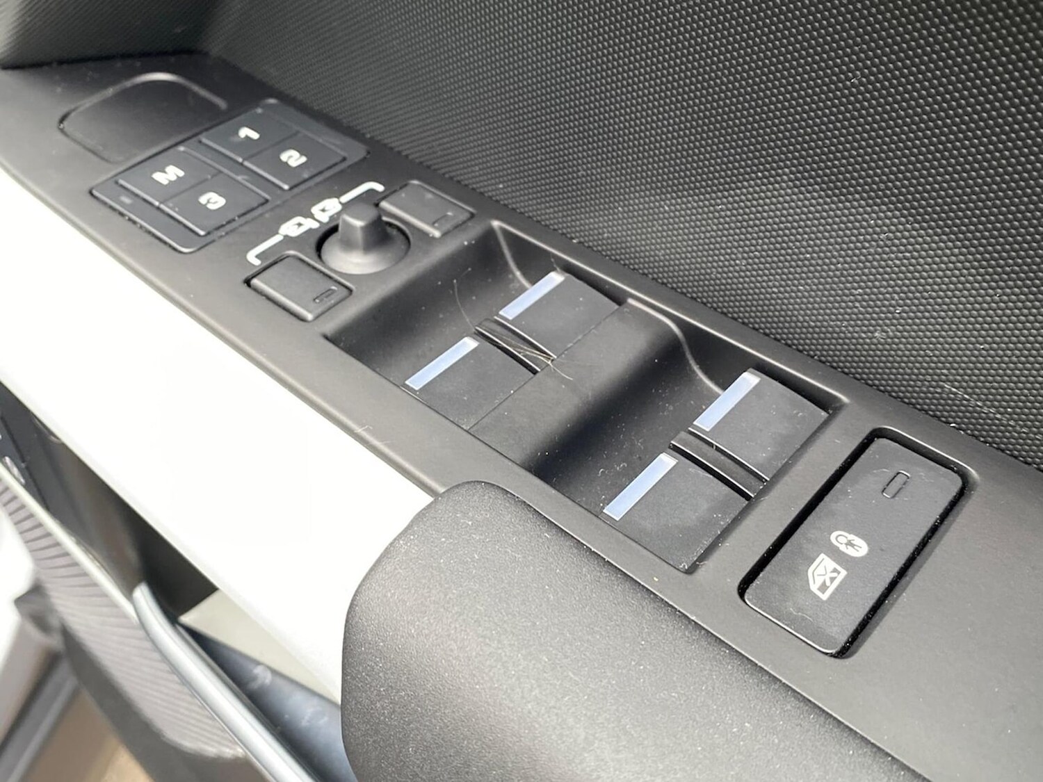 Used Land Rover Defender 2023 for sale - 76149438: Photo 24