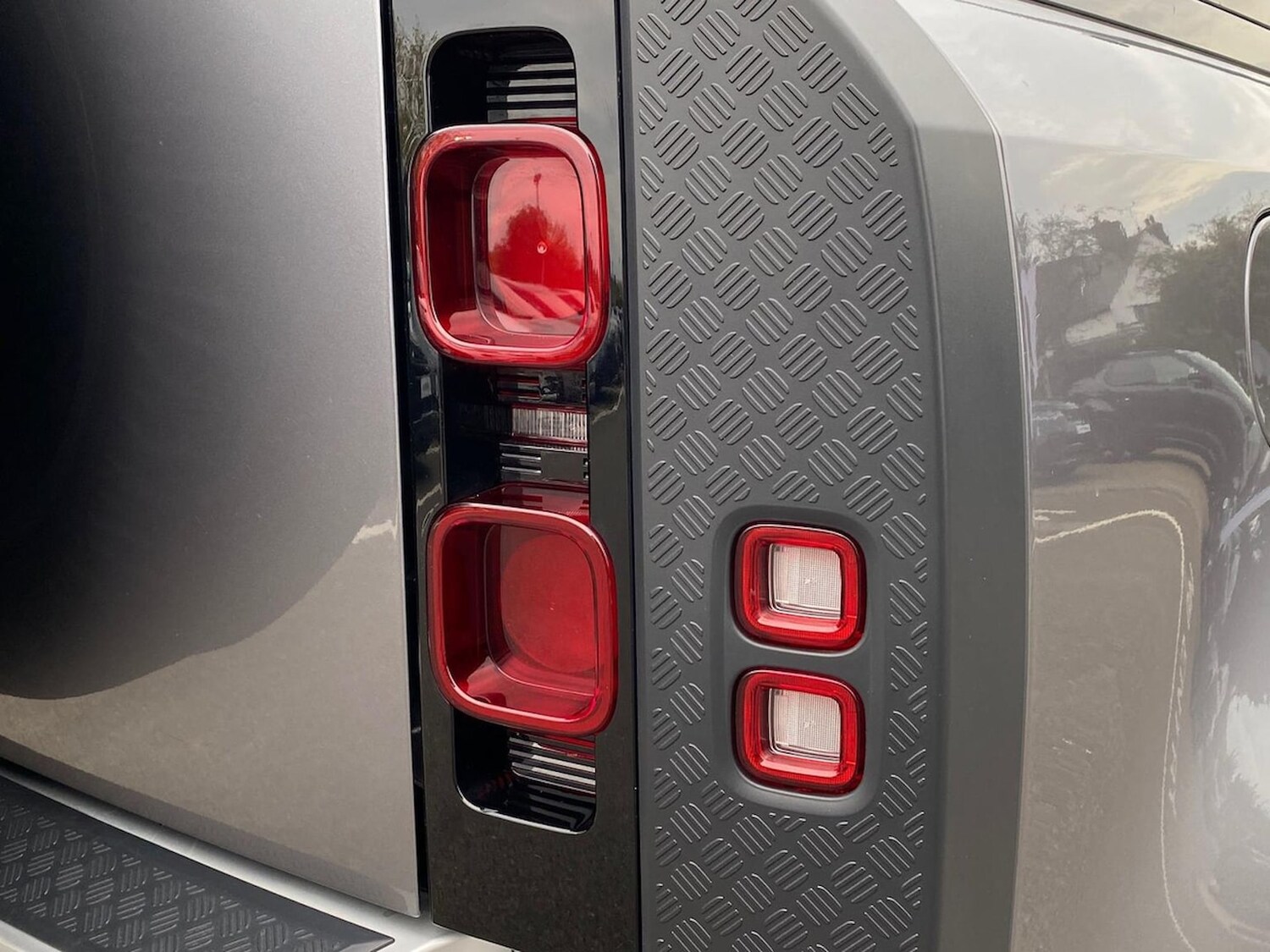 Used Land Rover Defender 2023 for sale - 76149438: Photo 25