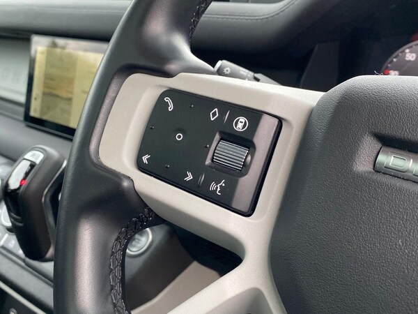 Used Land Rover Defender 2023 for sale - 76149438: Photo 31