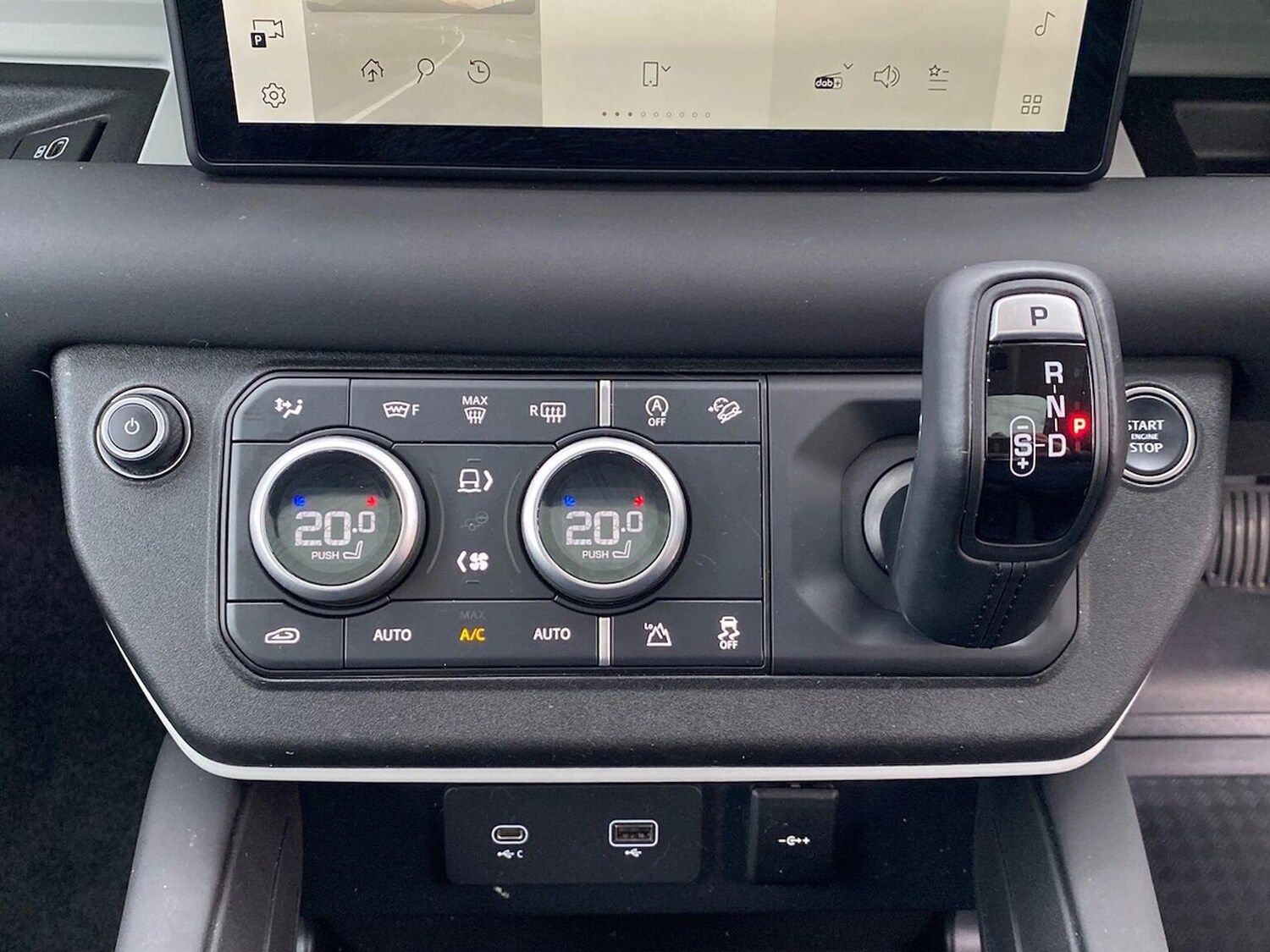 Used Land Rover Defender 2023 for sale - 76149438: Photo 32