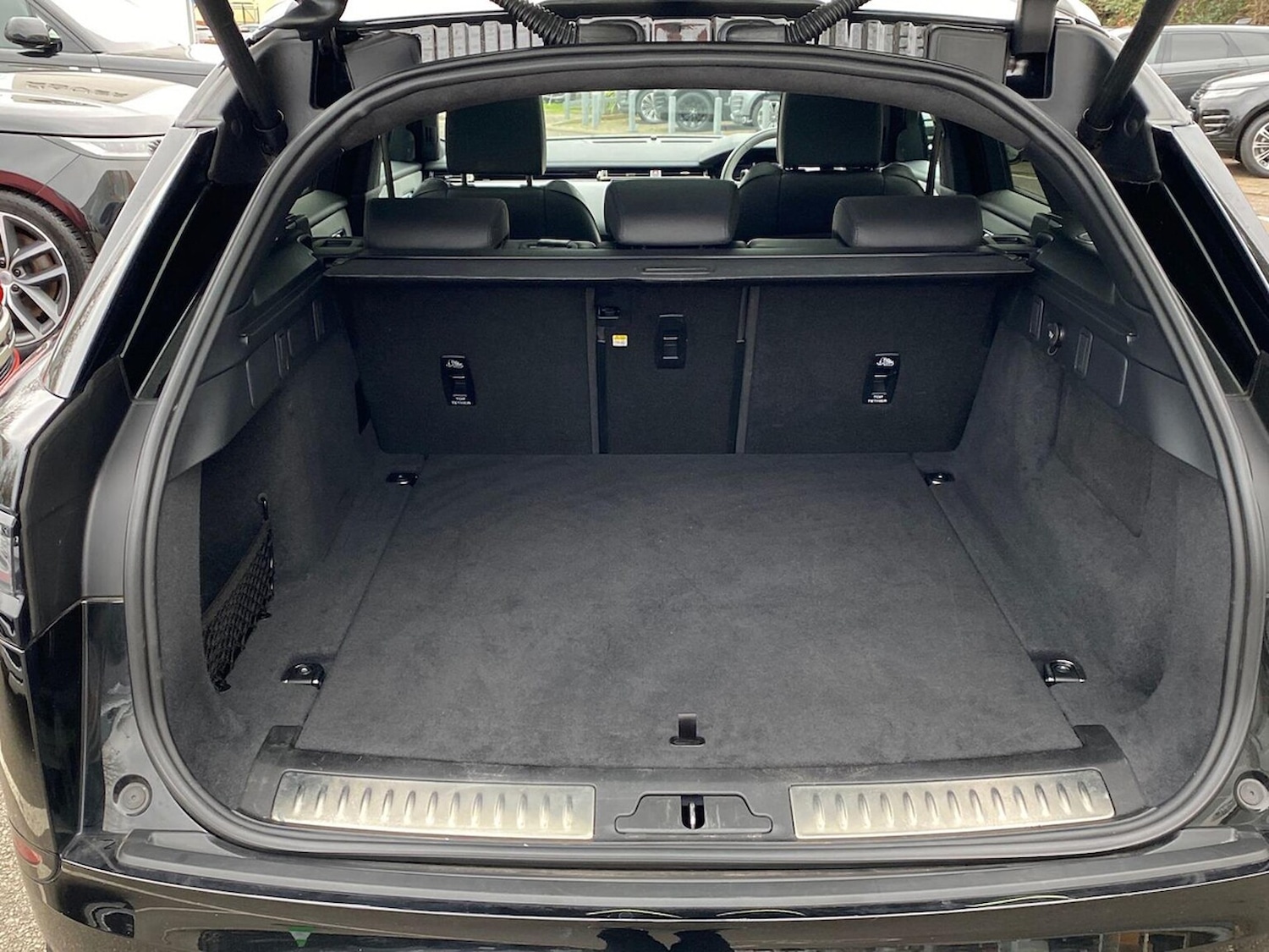 Used Land Rover Range Rover Velar 2024 for sale - 76946962: Photo 10