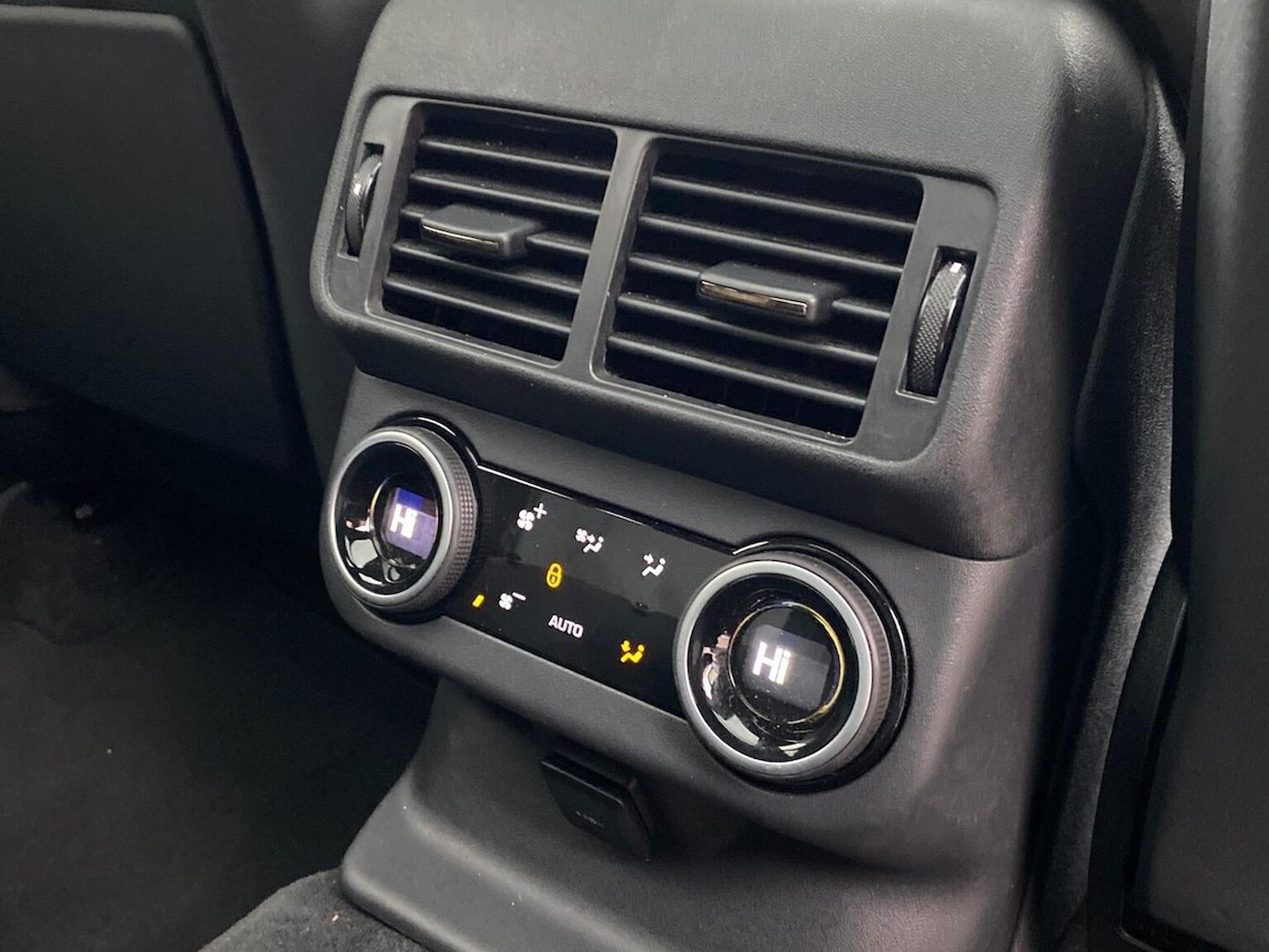 Used Land Rover Range Rover Velar 2024 for sale - 76946962: Photo 18