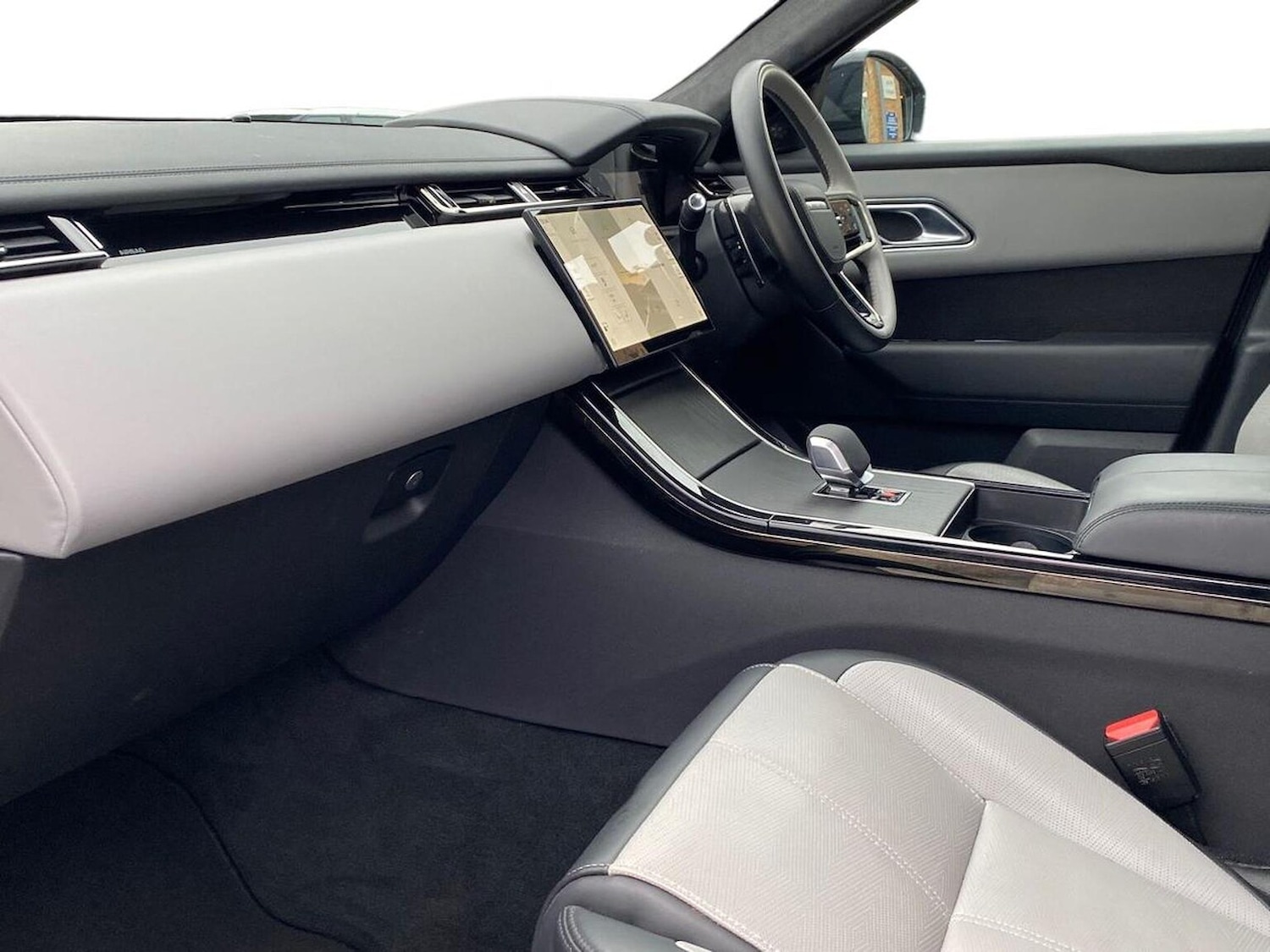 Used Land Rover Range Rover Velar 2024 for sale - 76946962: Photo 3