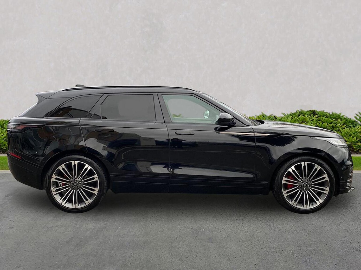 Used Land Rover Range Rover Velar 2024 for sale - 76946962: Photo 5