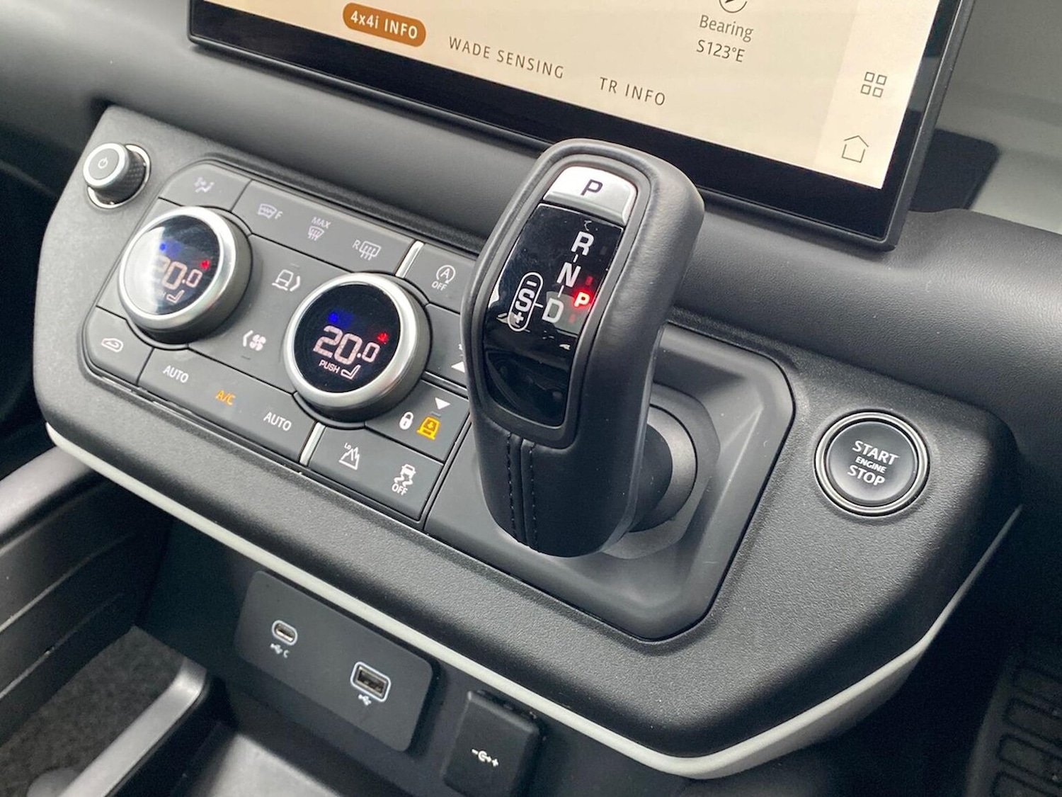 Used Land Rover Defender 2024 for sale - 76492420: Photo 13