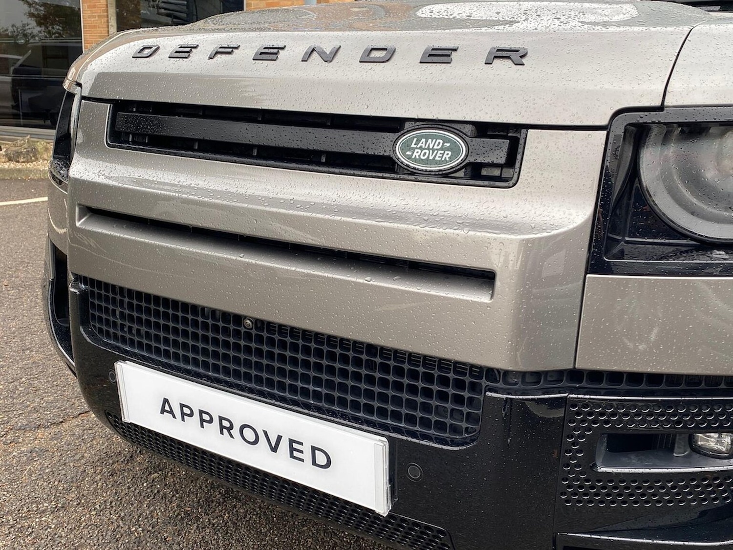 Used Land Rover Defender 2024 for sale - 76492420: Photo 20