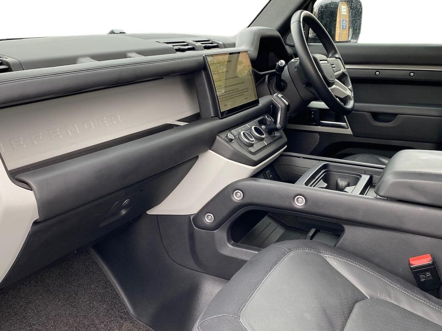 Used Land Rover Defender 2024 for sale - 76492420: Photo 3