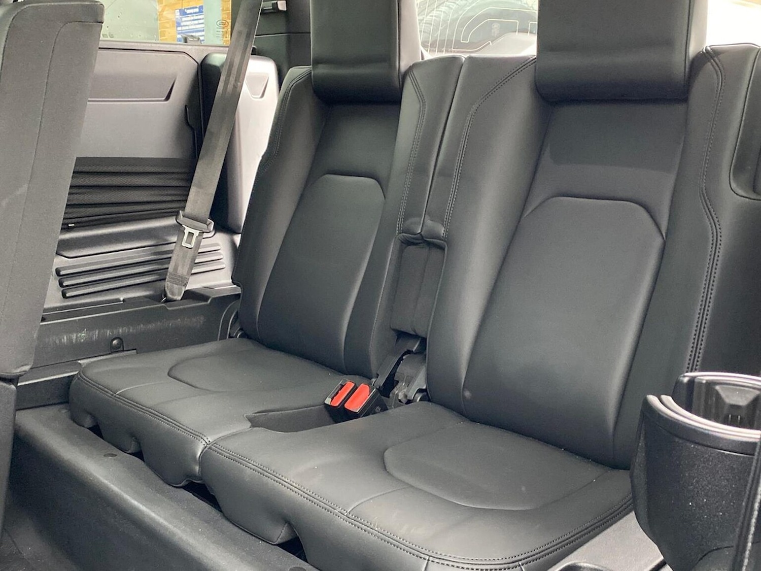 Used Land Rover Defender 2024 for sale - 76492420: Photo 30