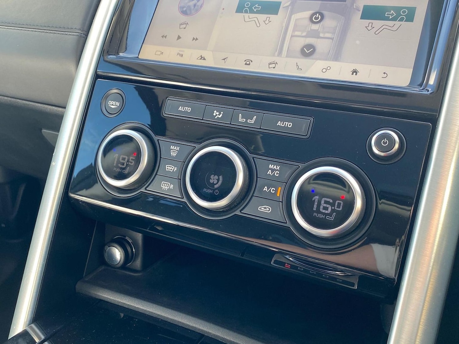 Used Land Rover Discovery 2018 for sale - 76134276: Photo 22