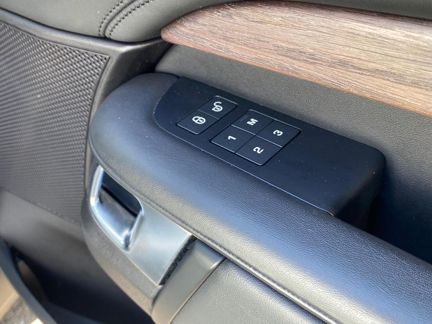 Used Land Rover Discovery 2018 for sale - 76134276: Photo 25