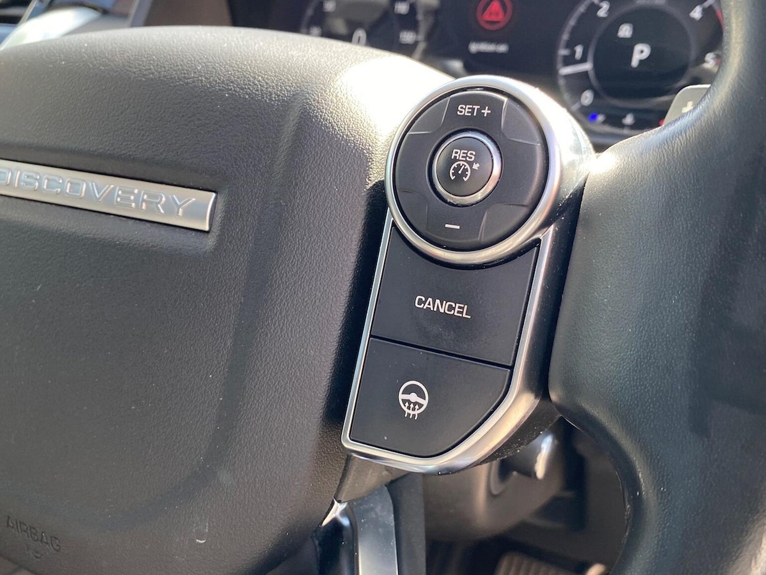 Used Land Rover Discovery 2018 for sale - 76134276: Photo 32