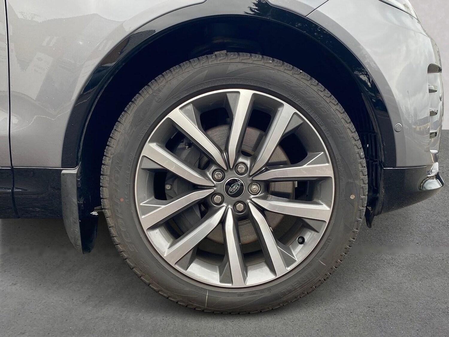 Used Land Rover Discovery 2025 for sale - 78210211: Photo 10