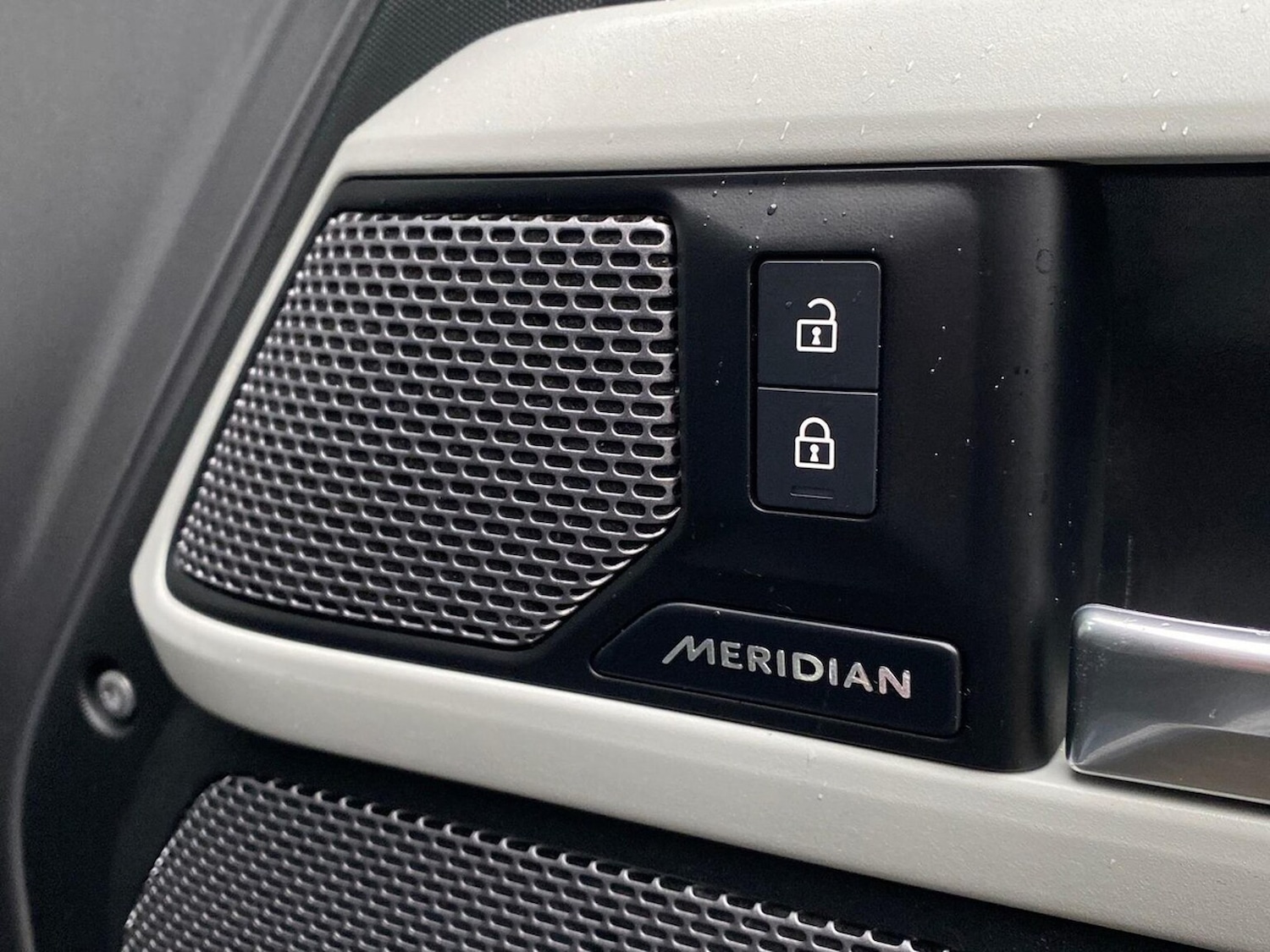 Used Land Rover Defender 2024 for sale - 77775194: Photo 23