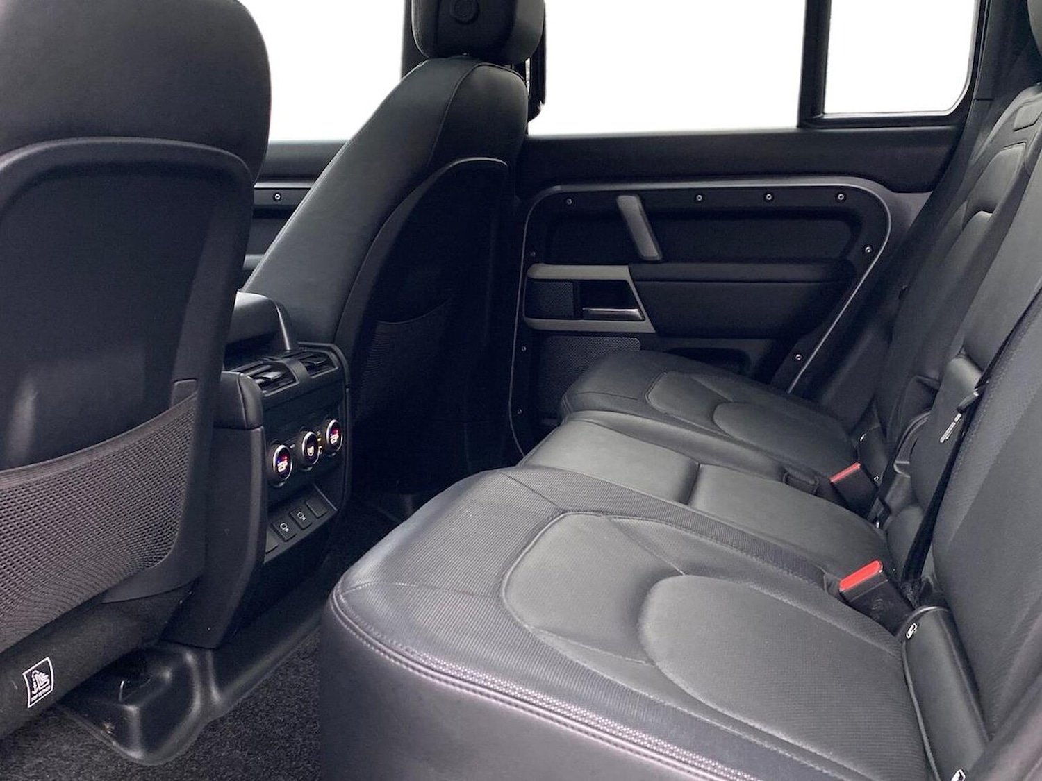 Used Land Rover Defender 2024 for sale - 77775194: Photo 4