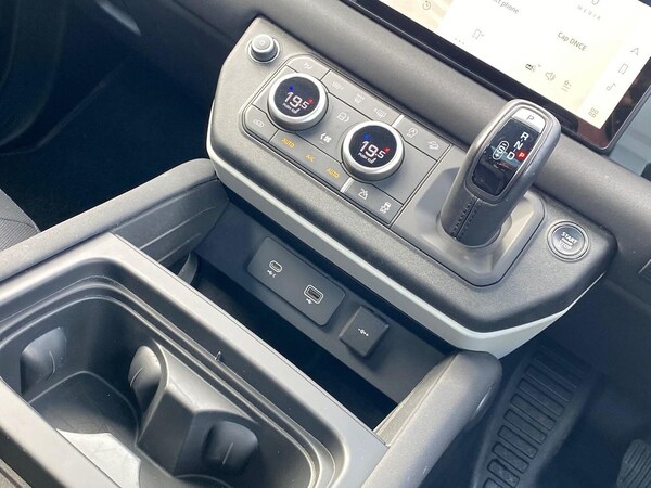 Used Land Rover Defender 2023 for sale - 76211981: Photo 13