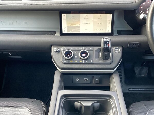 Used Land Rover Defender 2023 for sale - 76211981: Photo 14