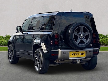 Used Land Rover Defender 2023 for sale - 76211981: Photo 2