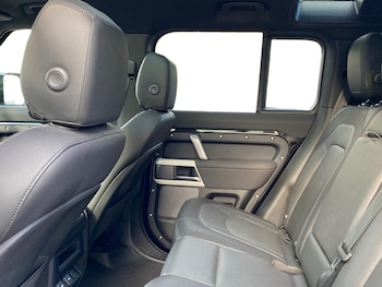 Used Land Rover Defender 2023 for sale - 76211981: Photo 4