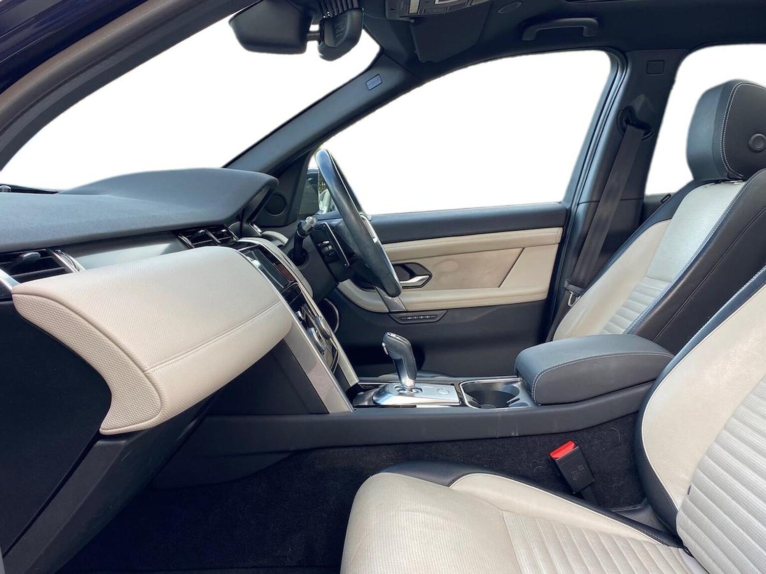 Used Land Rover Discovery Sport 2021 for sale - 76335095: Photo 3