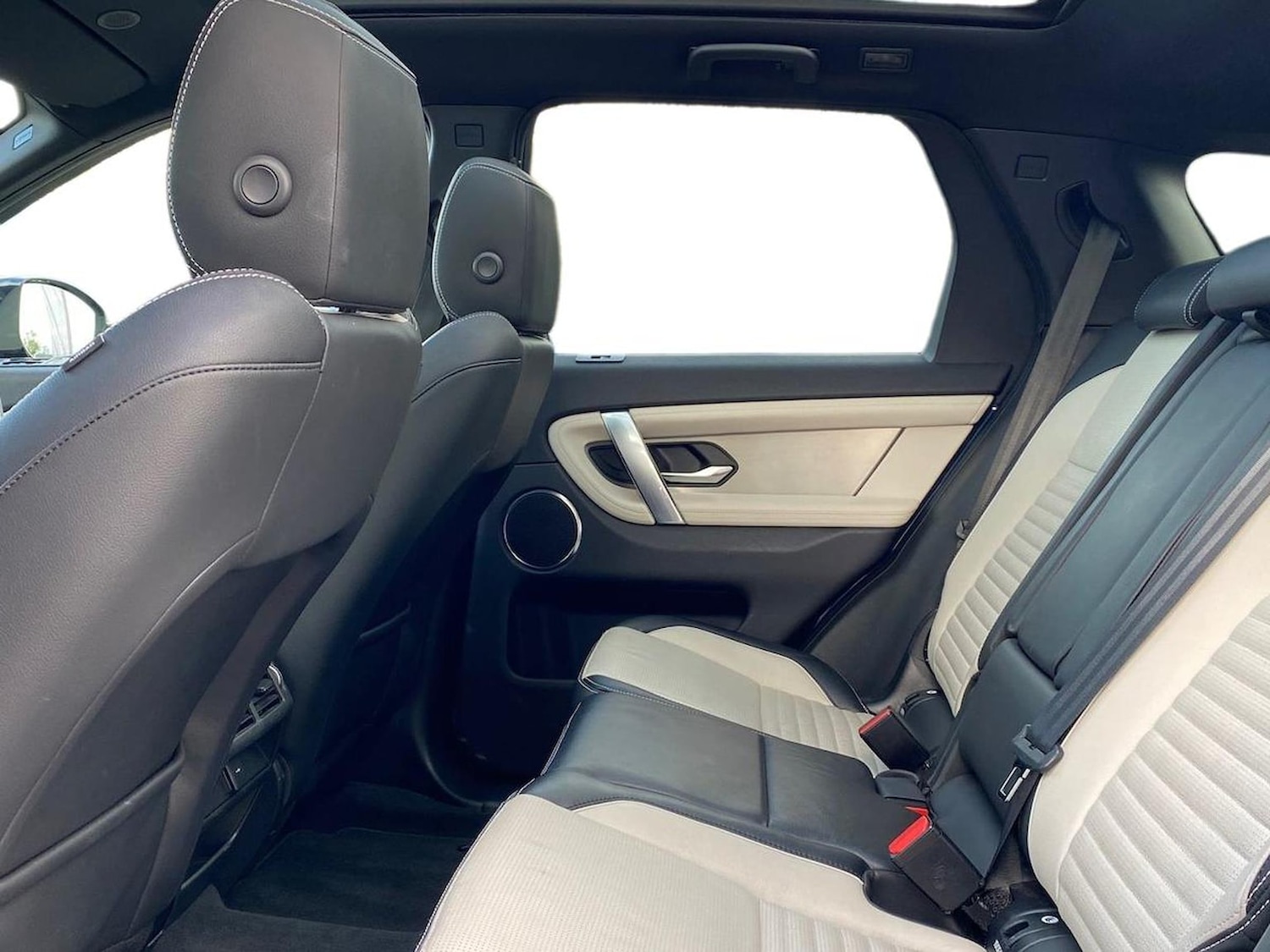 Used Land Rover Discovery Sport 2021 for sale - 76335095: Photo 4