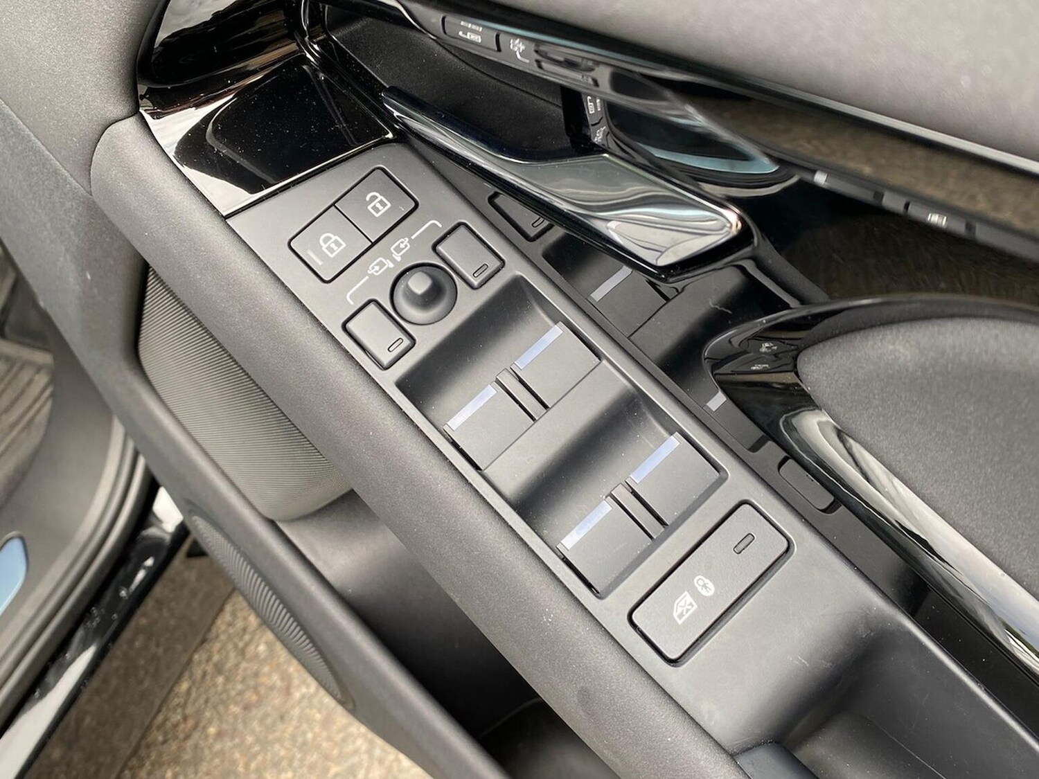 Used Land Rover Range Rover Evoque 2025 for sale - 76107081: Photo 25