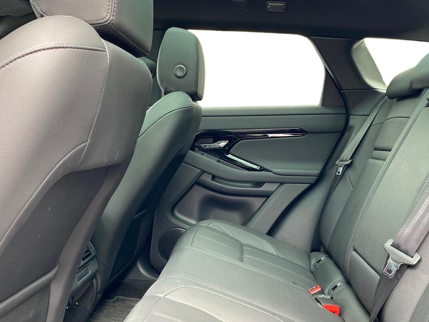 Used Land Rover Range Rover Evoque 2025 for sale - 76107081: Photo 4