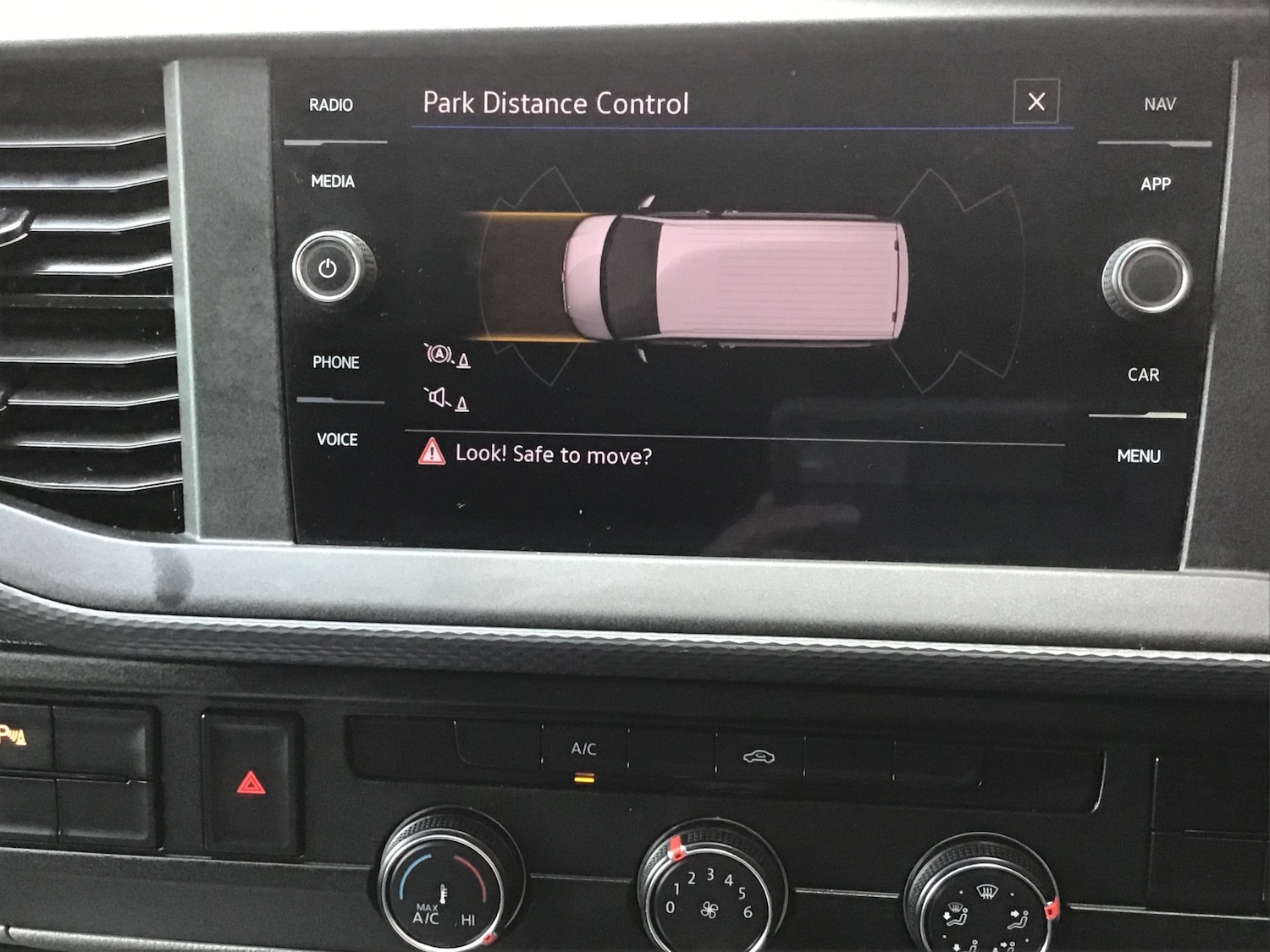 Used Volkswagen Transporter 2023 for sale - 77492561: Photo 12