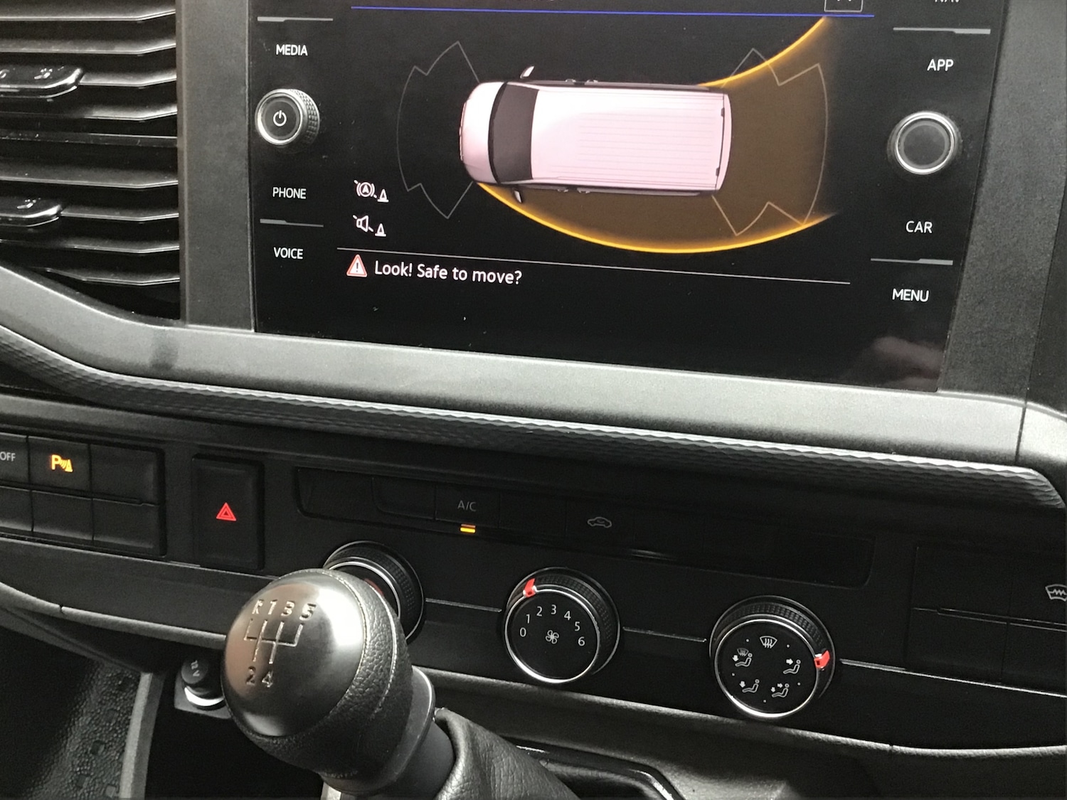 Used Volkswagen Transporter 2023 for sale - 77492561: Photo 13