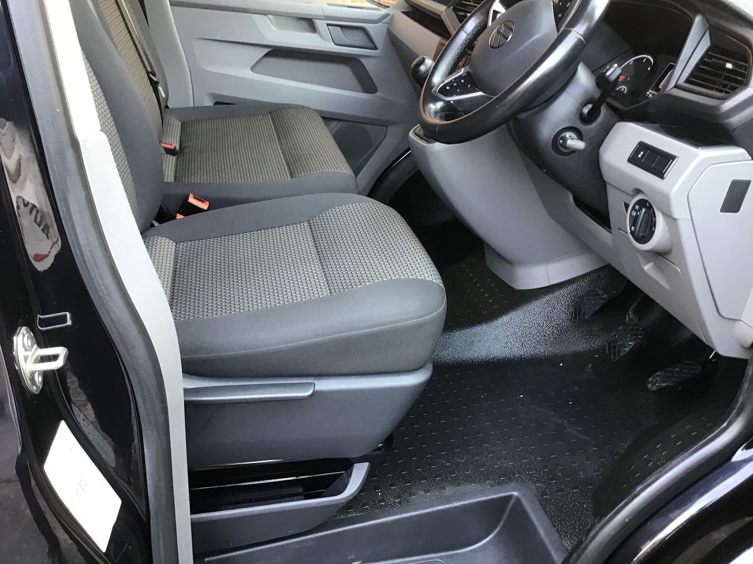 Used Volkswagen Transporter 2023 for sale - 77492561: Photo 17