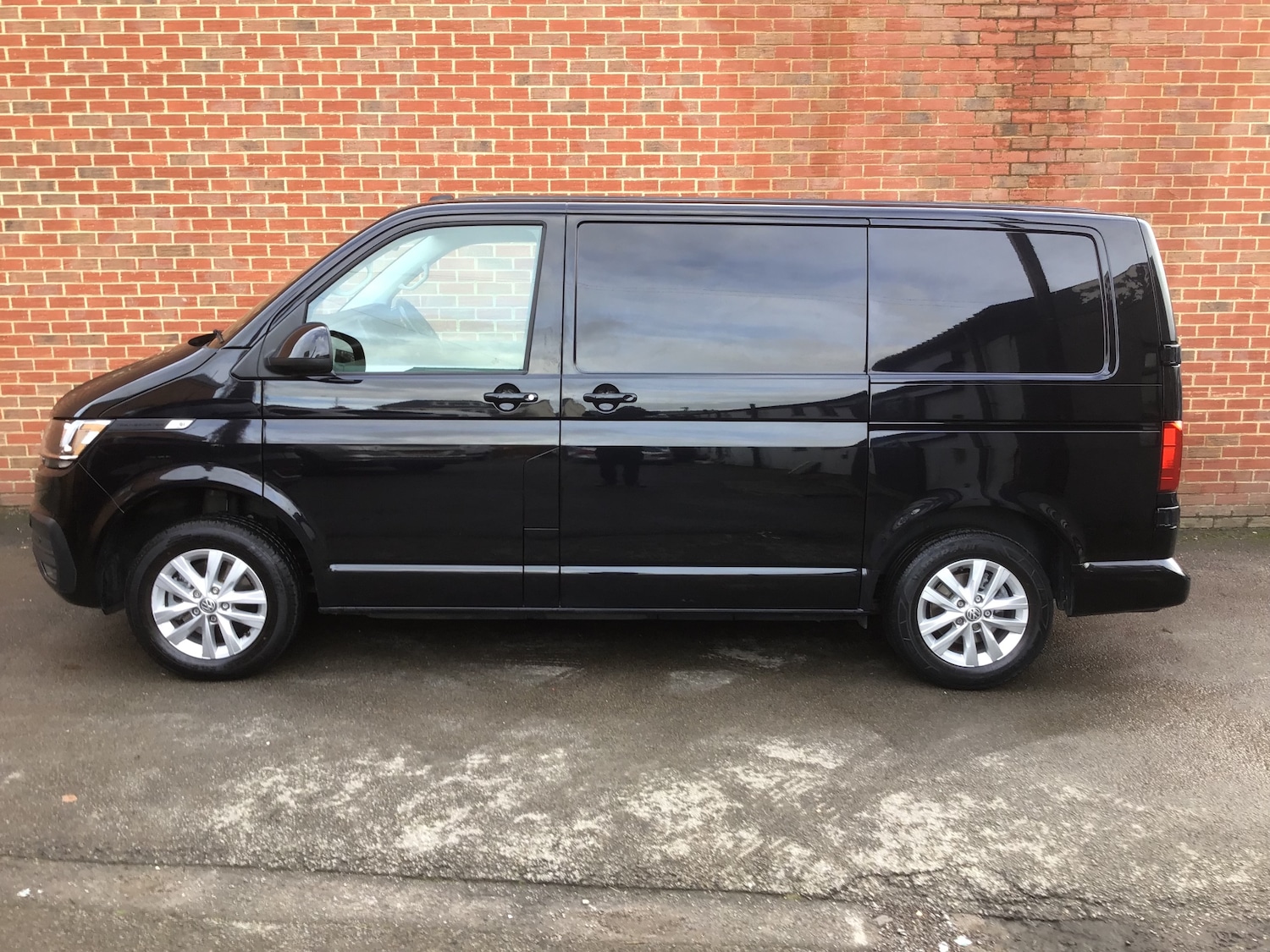 Used Volkswagen Transporter 2023 for sale - 77492561: Photo 4