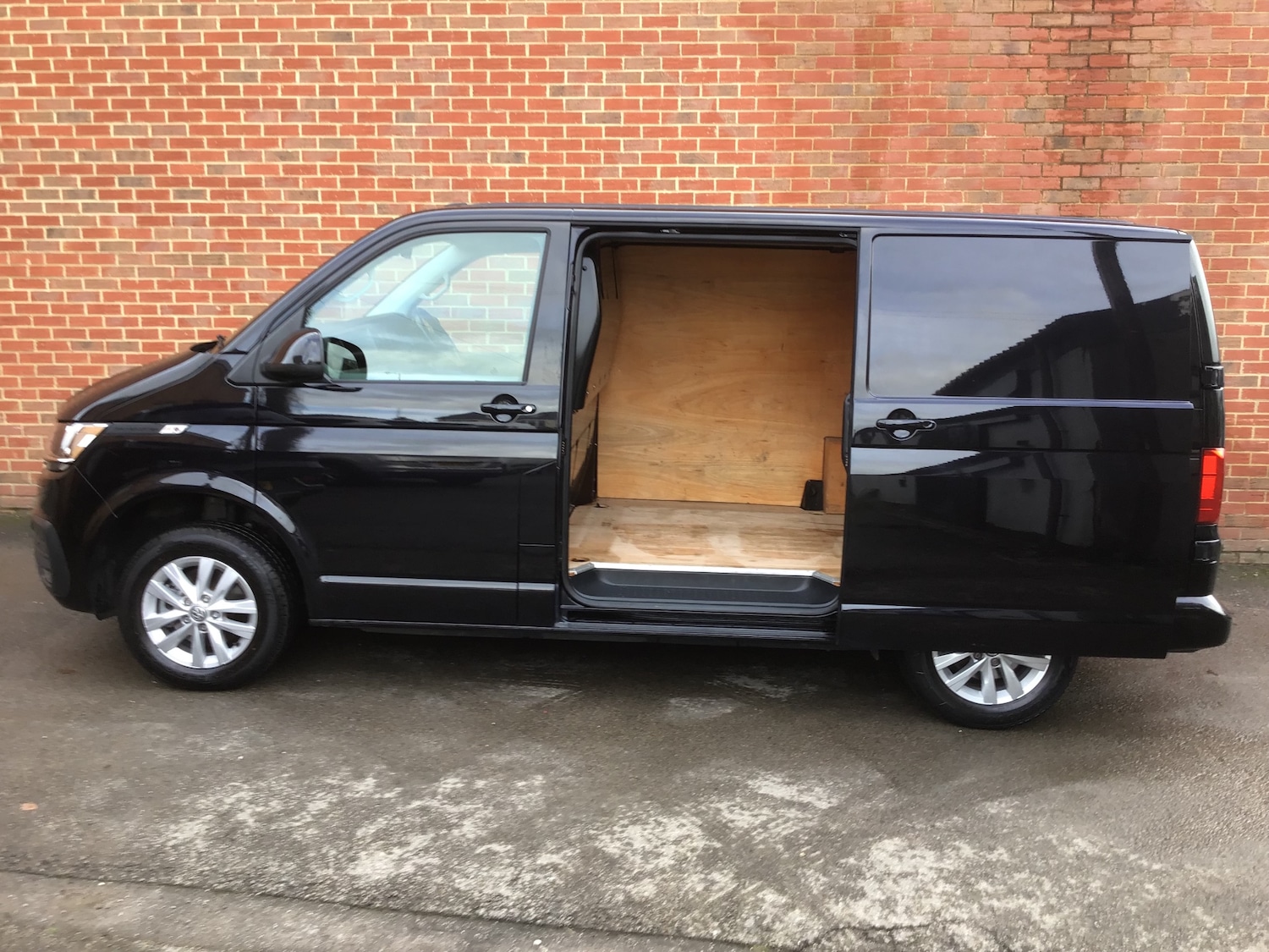Used Volkswagen Transporter 2023 for sale - 77492561: Photo 5