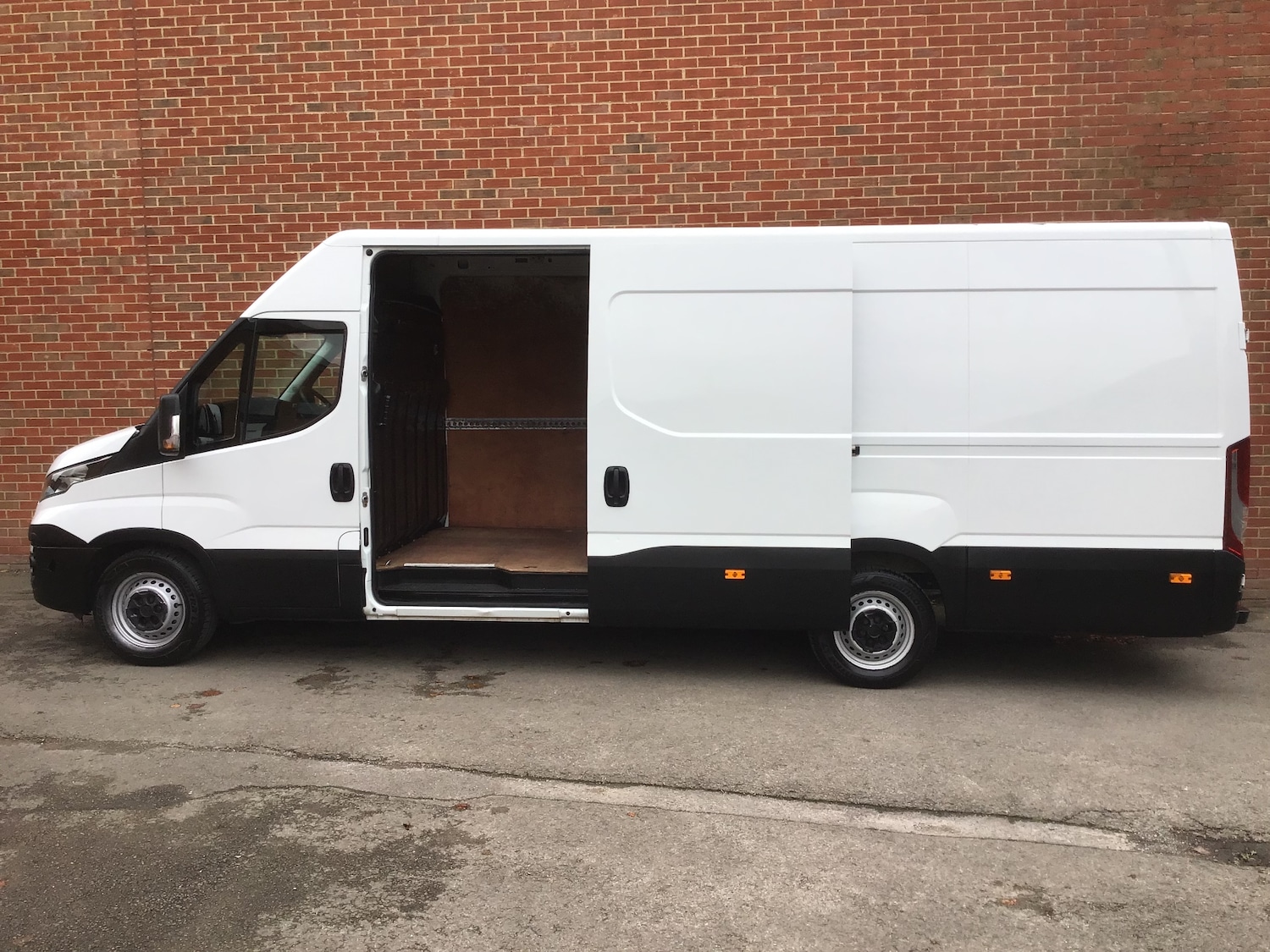 Used Iveco Daily 2016 for sale - 76553889: Photo 13