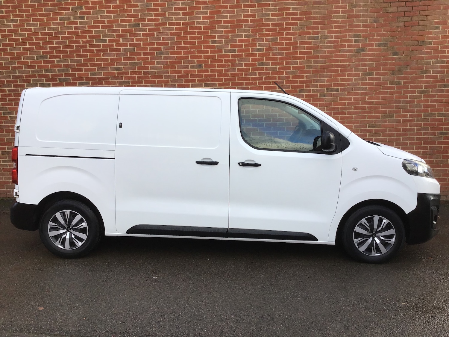 Used Citroen Dispatch 2019 for sale - 76971516: Photo 3