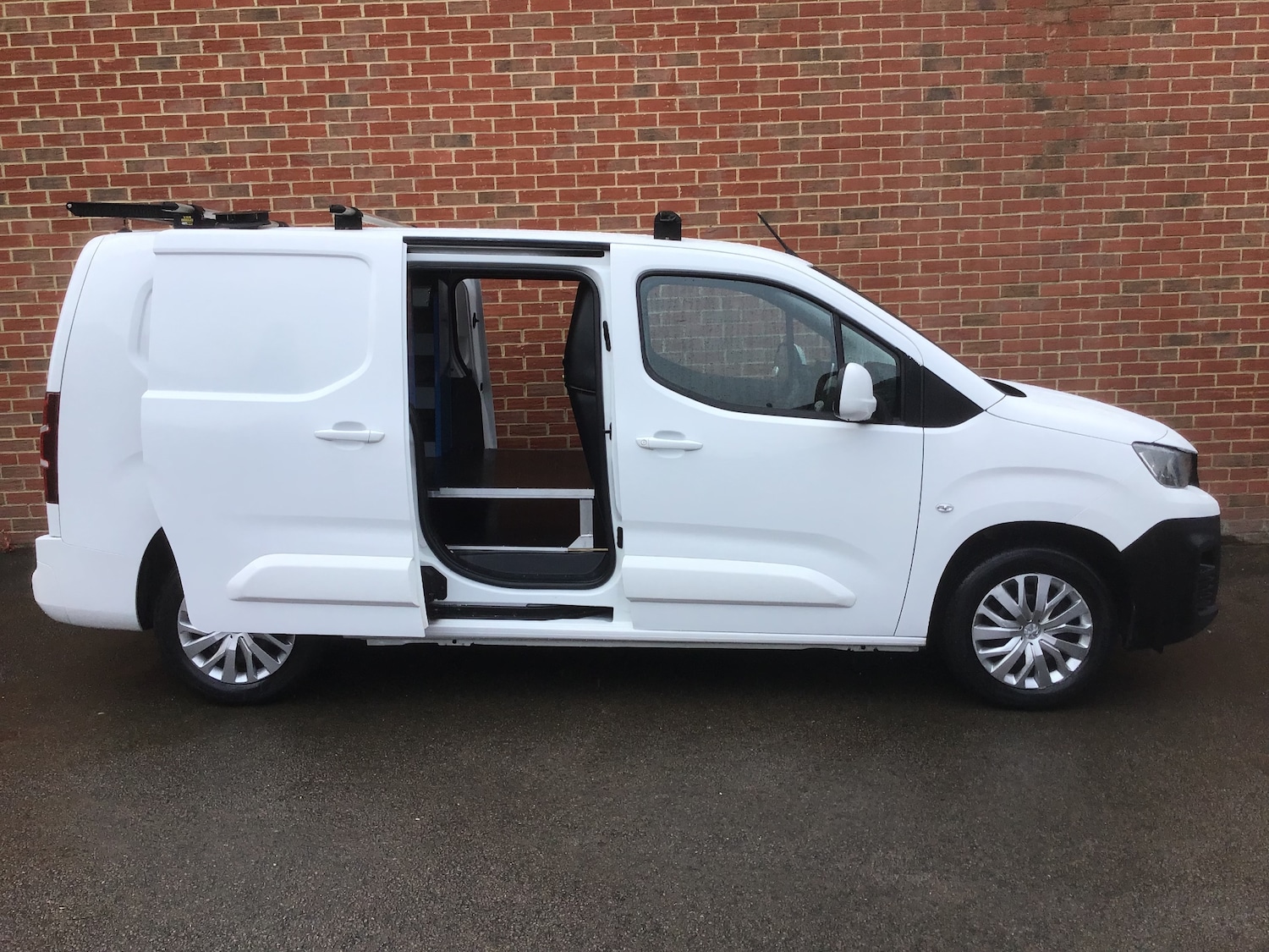 Used Peugeot Partner 2021 for sale - 76379121: Photo 13