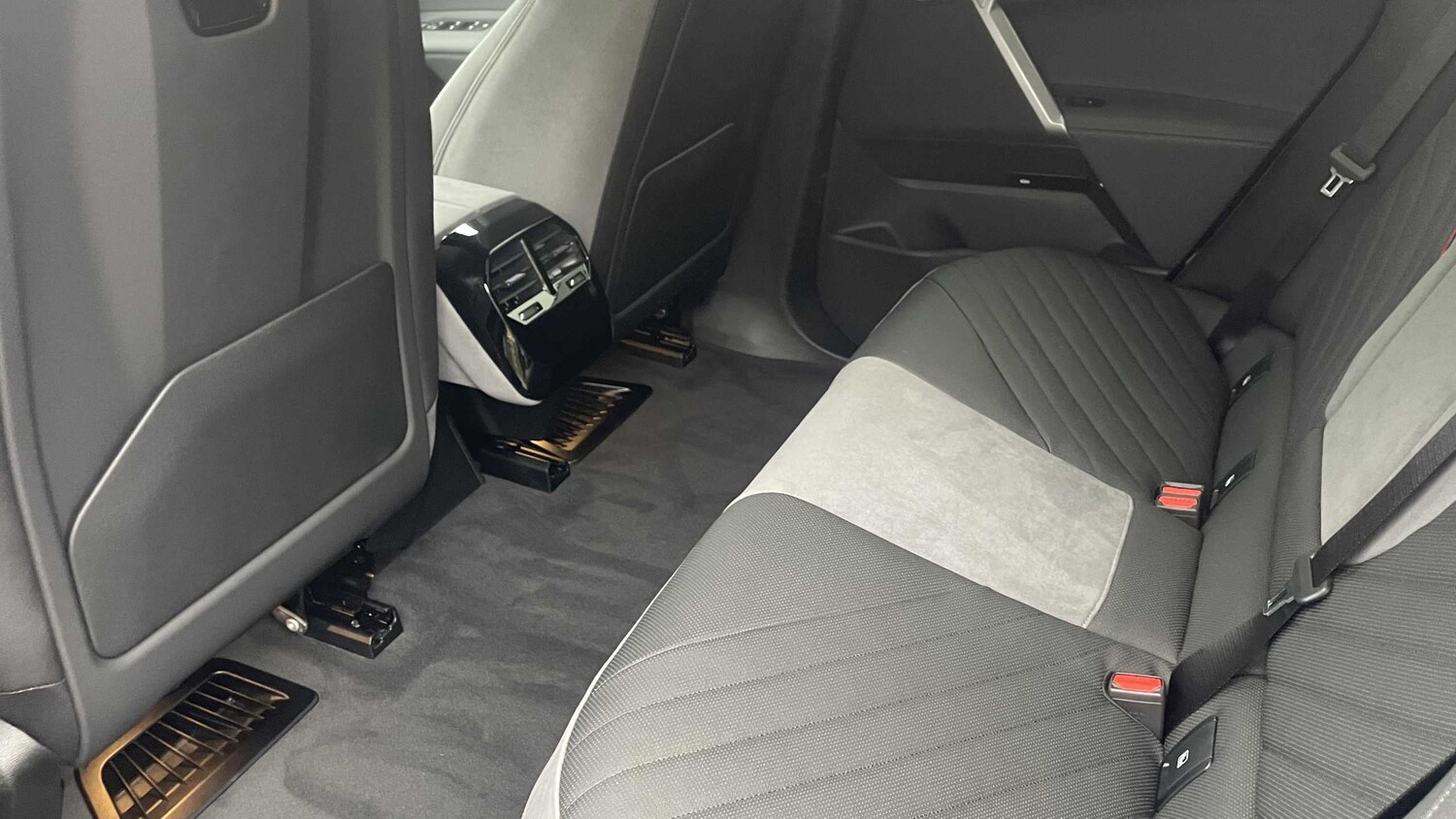 Used BMW iX 2025 for sale - 76272068: Photo 14