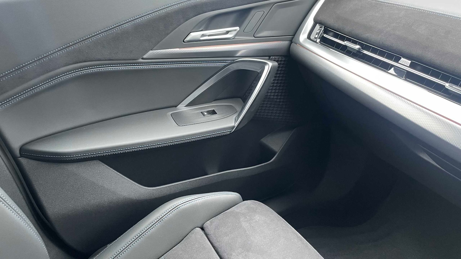 Used BMW iX2 2025 for sale - 77158420: Photo 27