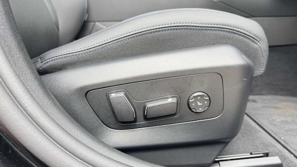 Used BMW 5 Series 2025 for sale - 75218250: Photo 32