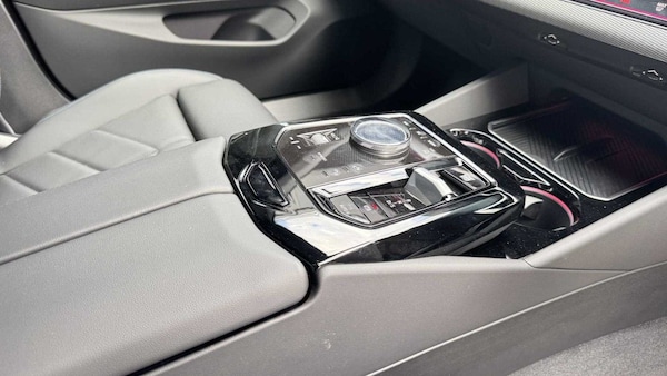 Used BMW 5 Series 2025 for sale - 75218250: Photo 9