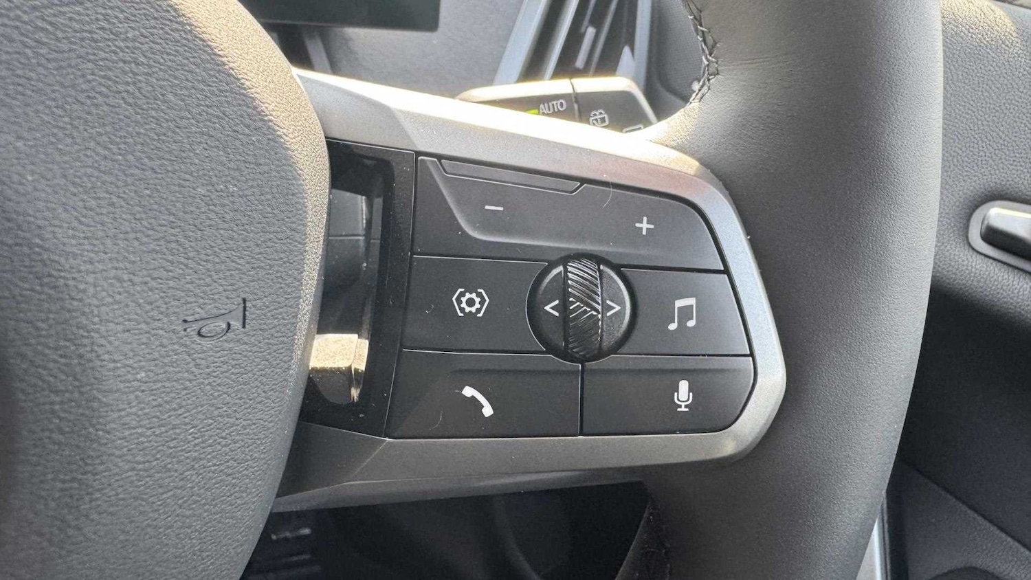 Used BMW iX 2025 for sale - 77389875: Photo 19