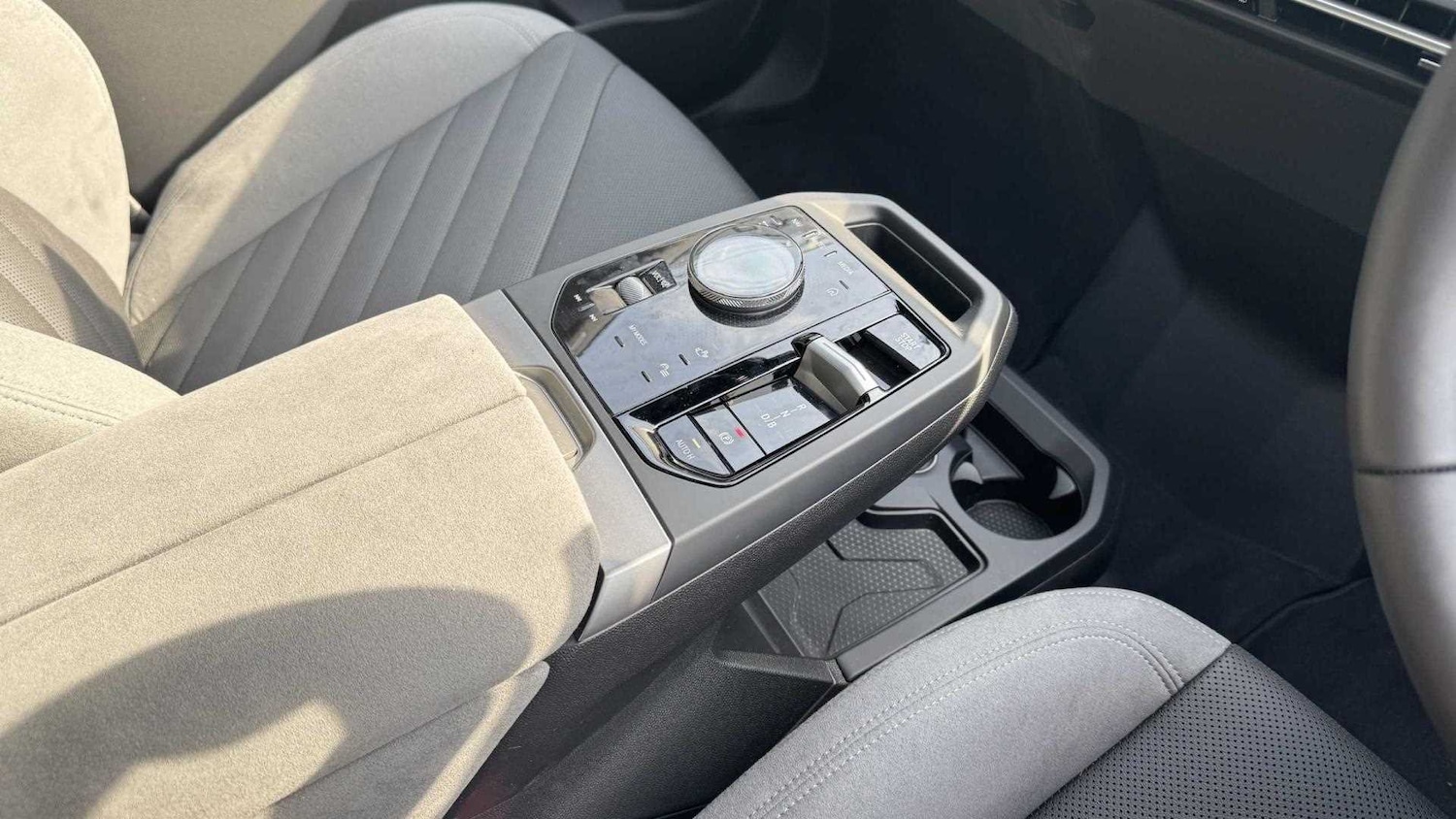 Used BMW iX 2025 for sale - 77389875: Photo 9