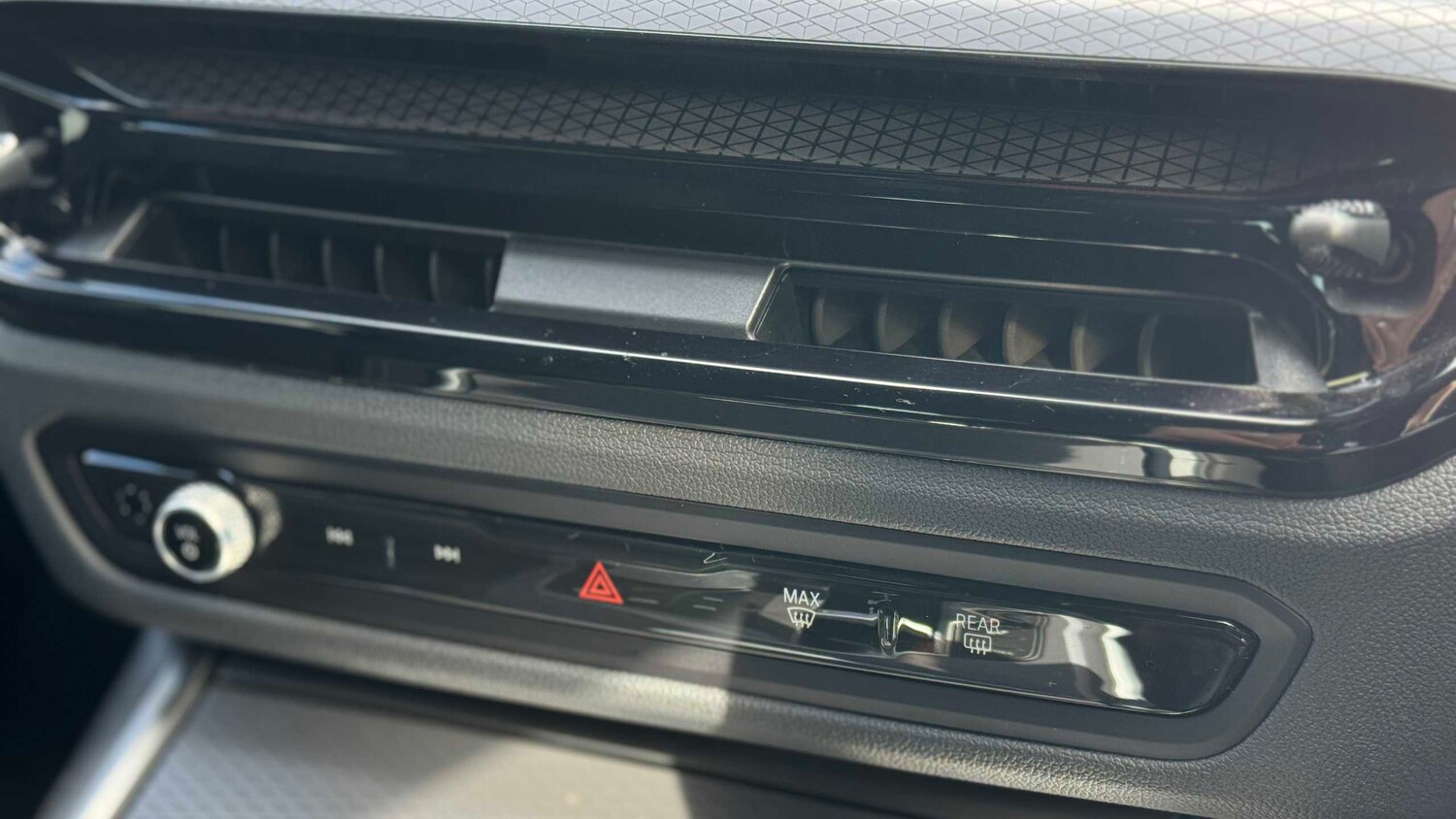 Used BMW 3 Series 2025 for sale - 78119169: Photo 18