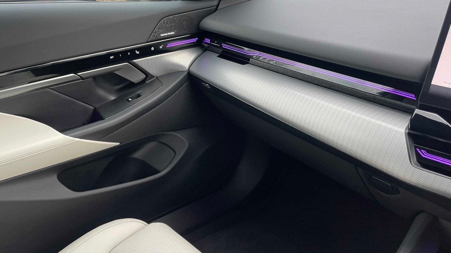 Used BMW 5 Series 2024 for sale - 77270045: Photo 23