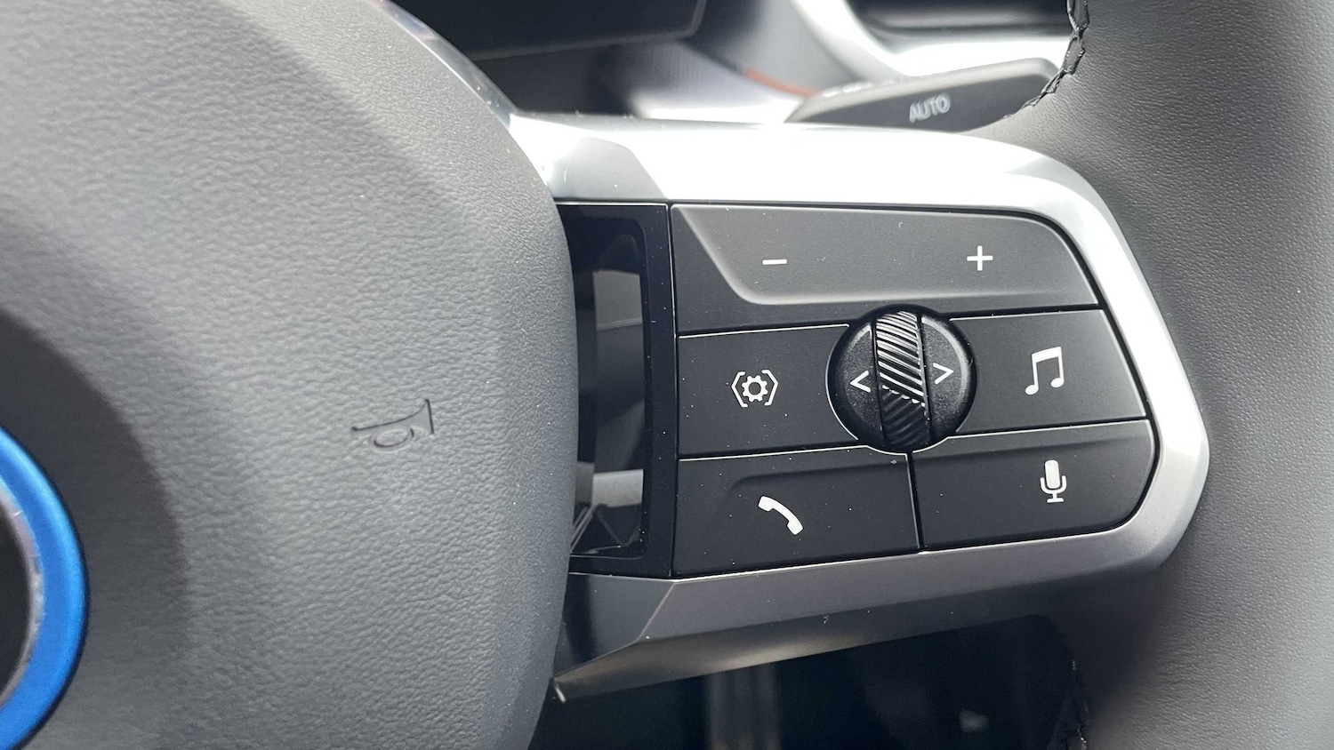 Used BMW iX2 2025 for sale - 76310840: Photo 20