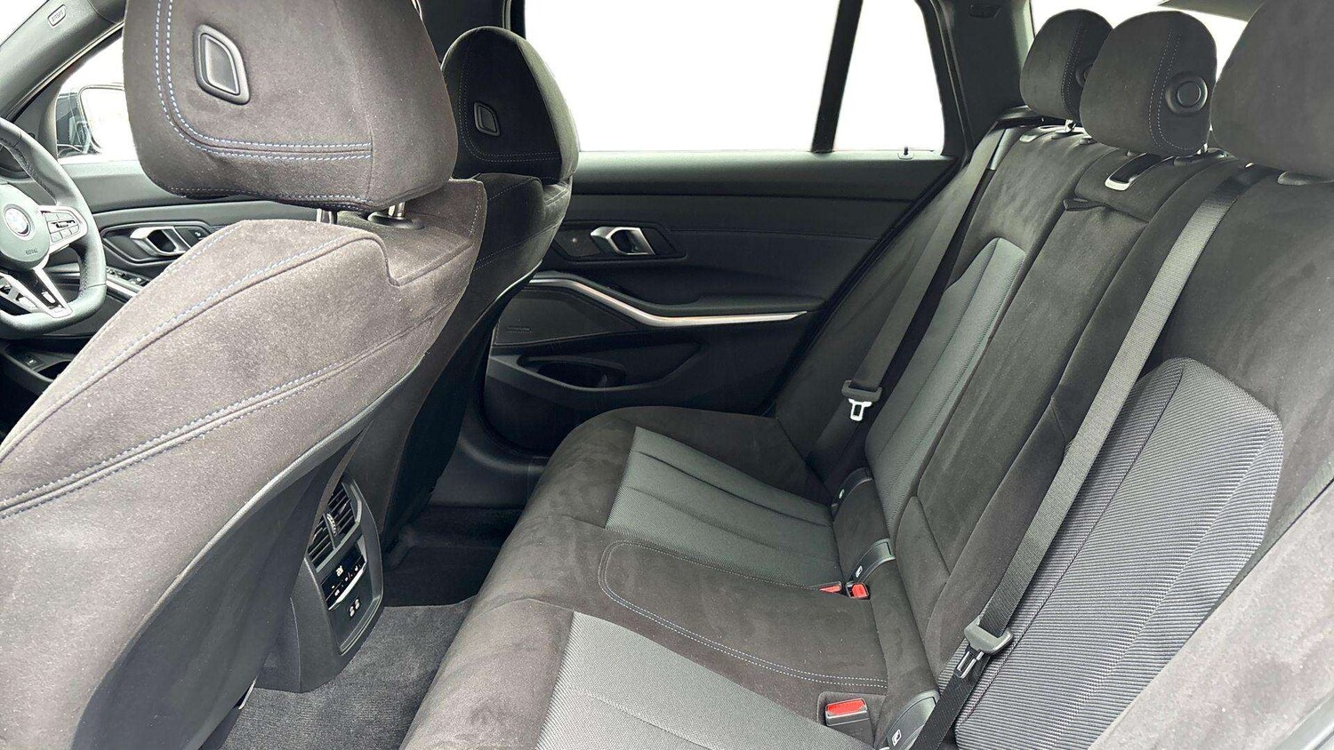 Used BMW 3 Series 2025 for sale - 77972901: Photo 14