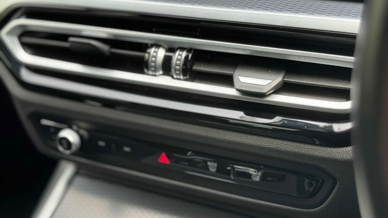 Used BMW 3 Series 2024 for sale - 78137634: Photo 18