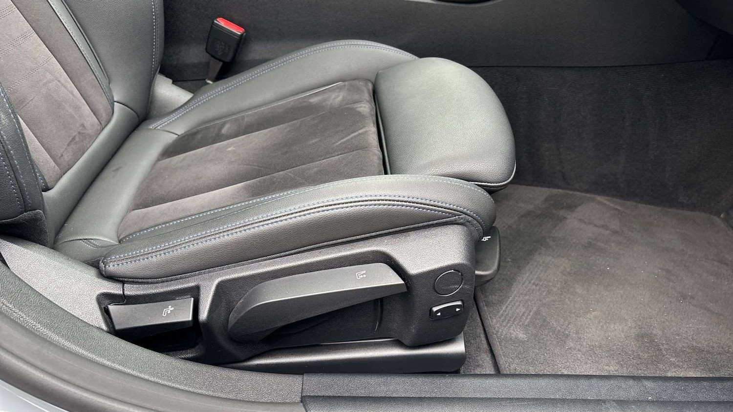 Used BMW i4 2023 for sale - 77601204: Photo 28