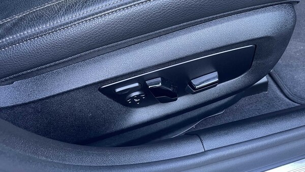Used BMW 5 Series 2021 for sale - 76272080: Photo 32