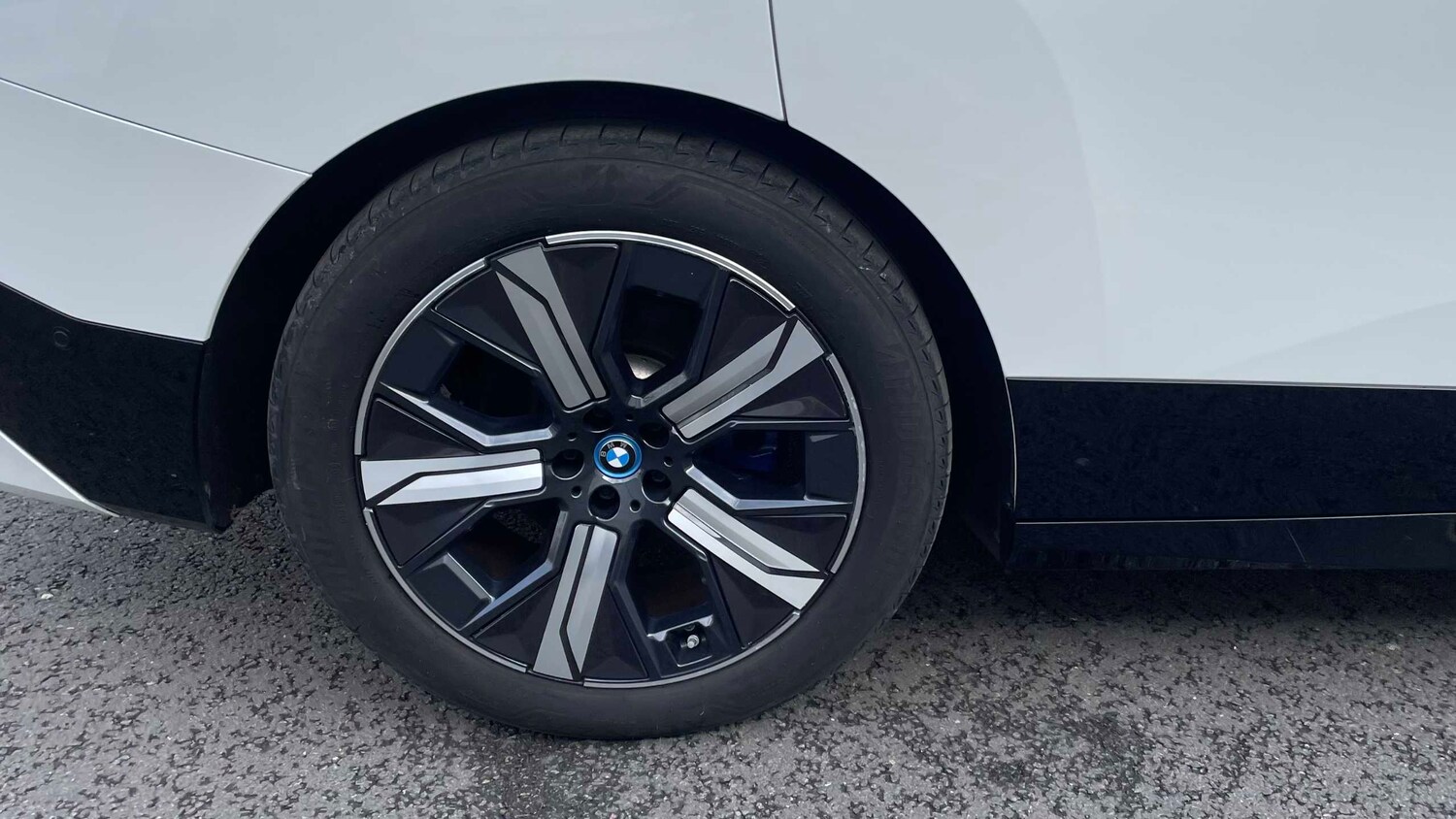 Used BMW iX 2022 for sale - 77674801: Photo 17