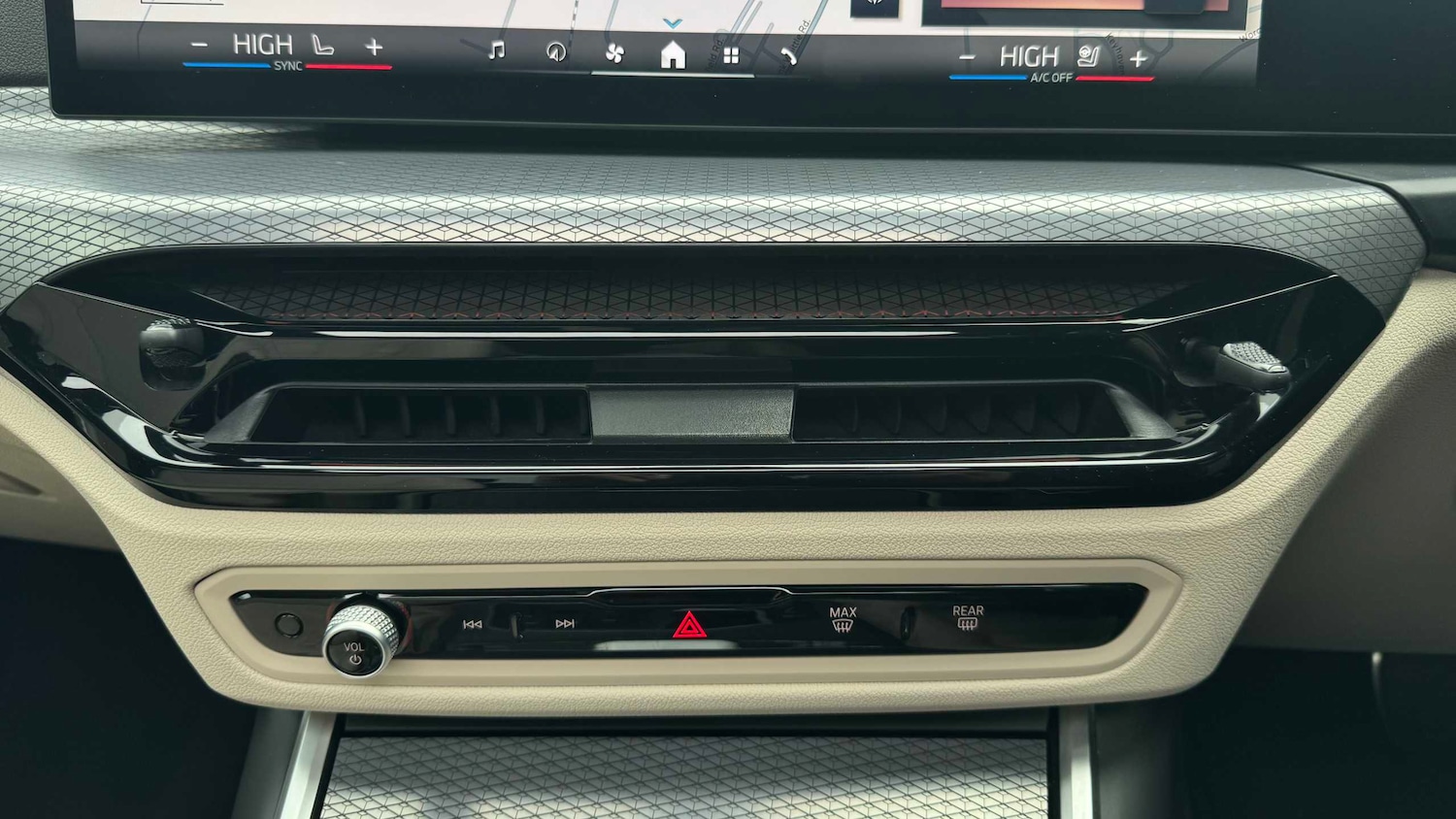 Used BMW 3 Series 2025 for sale - 77943040: Photo 16