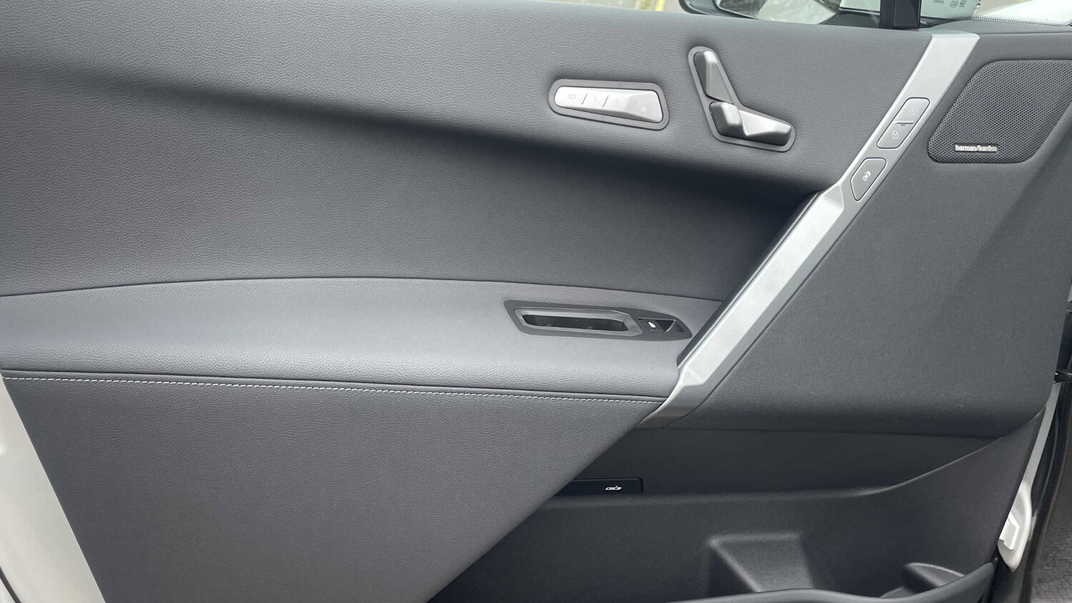 Used BMW iX 2025 for sale - 76262377: Photo 24